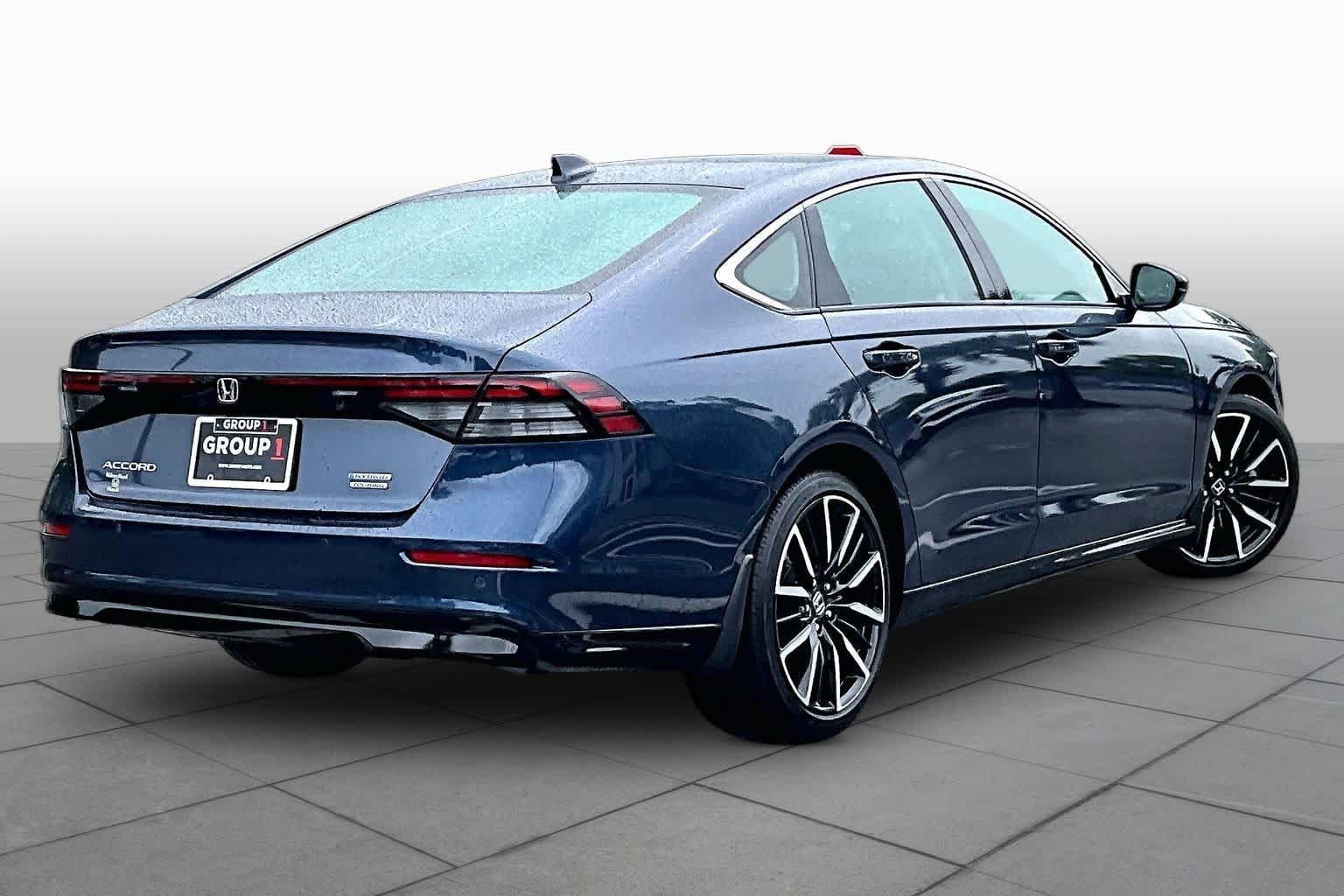 Used 2023 Honda Accord Touring image 13