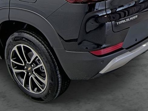 New 2026 Chevrolet TrailBlazer LT w/ Convenience Package FWD image 9