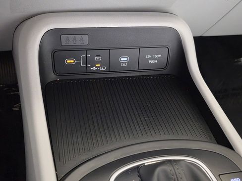 Used 2024 Hyundai Kona SEL FWD image 28