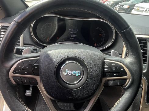 Used 2017 Jeep Grand Cherokee Limited image 14