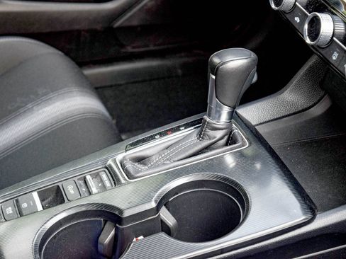 Used 2023 Honda Civic Sport image 9