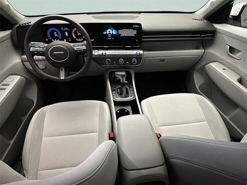 Certified 2025 Hyundai Kona SE image 18
