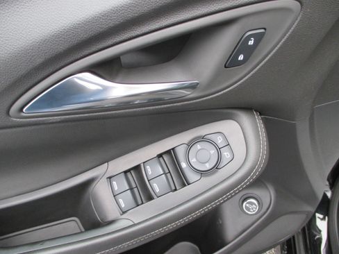 Used 2024 Buick Encore GX Sport Touring image 13