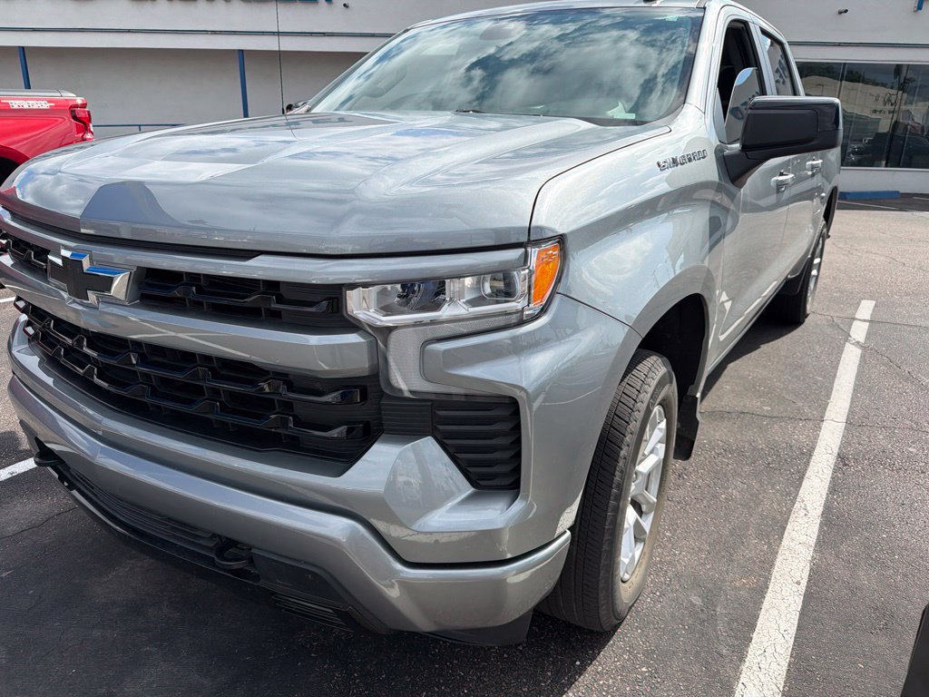Used 2024 Chevrolet Silverado 1500 RST w/ Convenience Package II RWD image 2