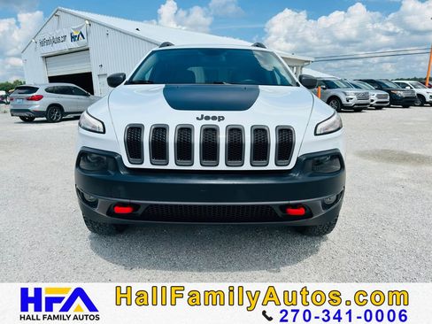 Used 2016 Jeep Cherokee Trailhawk w/ Trailer Tow Group AWD/4WD image 8