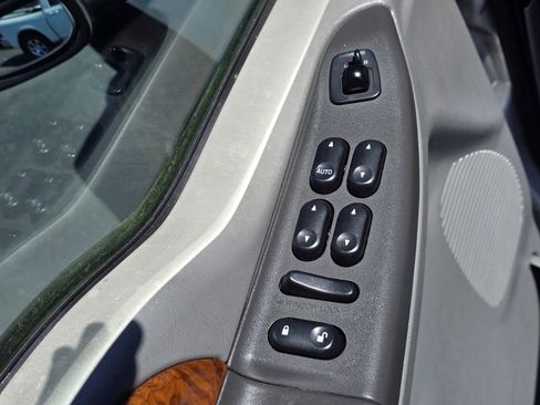 Used 2004 Ford F250 Lariat AWD/4WD image 25