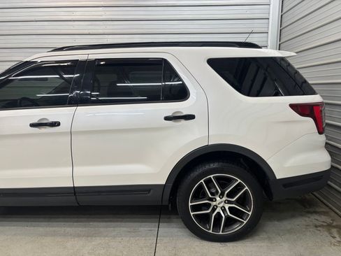 Used 2019 Ford Explorer Sport w/ Equipment Group 401A AWD/4WD image 5