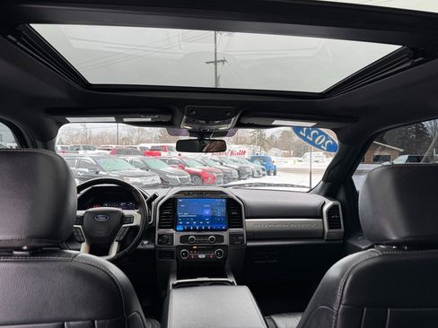 Used 2022 Ford F350 Lariat w/ Black Appearance Package image 31