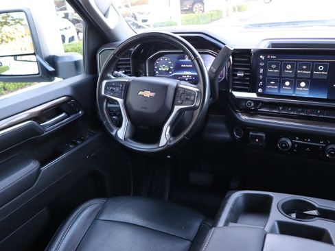 Used 2024 Chevrolet Silverado 3500 LT AWD/4WD image 16