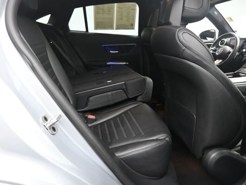 Used 2024 Mercedes-Benz GLC 300 4MATIC image 28