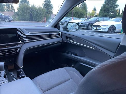 Used 2025 Toyota Camry LE image 29