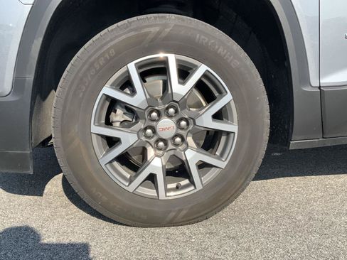 Used 2021 GMC Acadia SLE w/ Driver Convenience Package FWD image 14