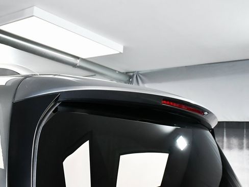 Used 2025 Mercedes-Benz GLS 450 4MATIC image 85