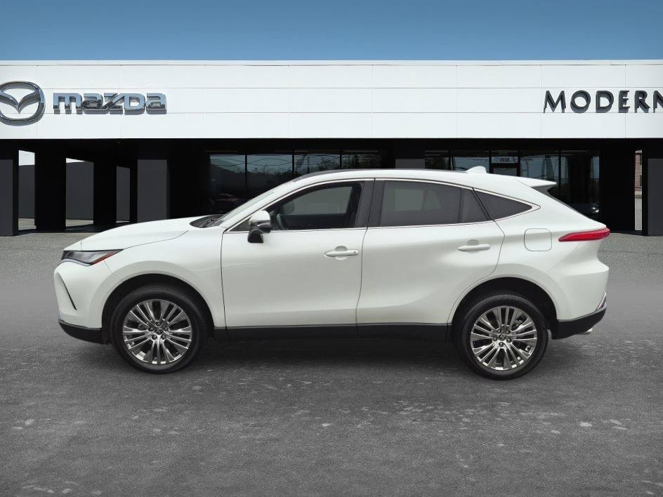 Used 2023 Toyota Venza Limited AWD/4WD image 2