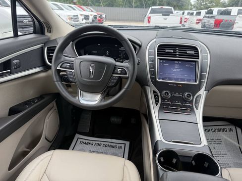 Used 2020 Lincoln Nautilus FWD w/ Equipment Group 101A image 21