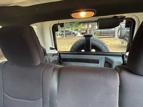 Used 2015 Jeep Wrangler Unlimited Sport w/ Quick Order Package 24S image 28