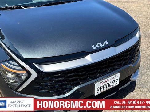 Used 2025 Kia Sportage EX w/ Premium Package image 30