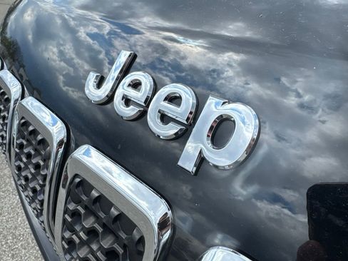 Used 2022 Jeep Cherokee Latitude Lux AWD/4WD image 24
