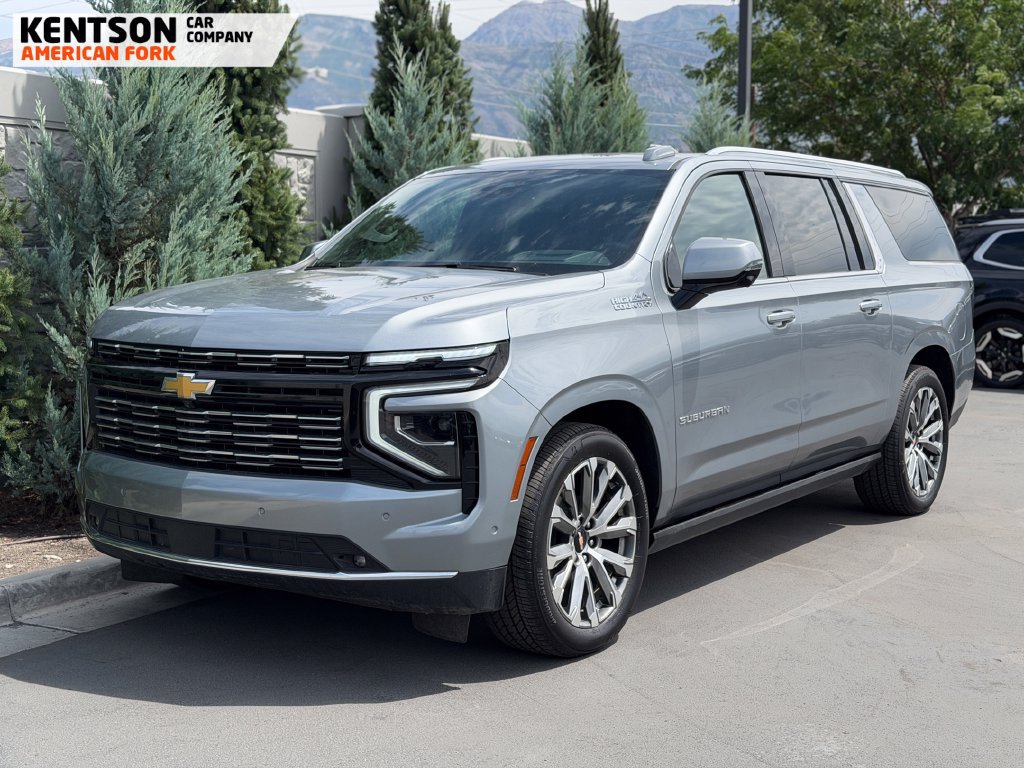 Used 2025 Chevrolet Suburban High Country AWD/4WD image 3