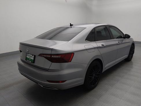 Used 2020 Volkswagen Jetta R-Line w/ R-Line Cold Weather Package FWD image 9