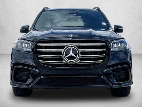 Used 2024 Mercedes-Benz GLS 450 4MATIC image 3