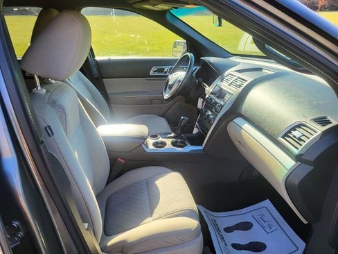 Used 2011 Ford Explorer XLT image 18