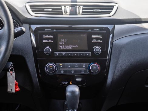 Used 2014 Nissan Rogue S FWD image 15