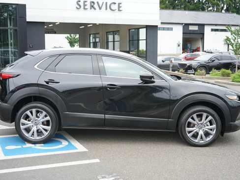 Used 2022 MAZDA CX-30 AWD 2.5 S w/ Premium Package image 2