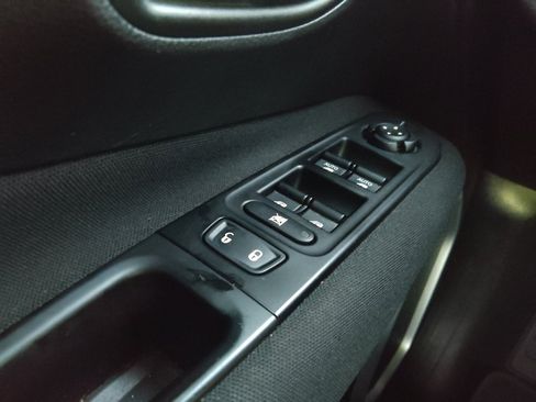 Used 2021 Jeep Renegade Latitude FWD image 27