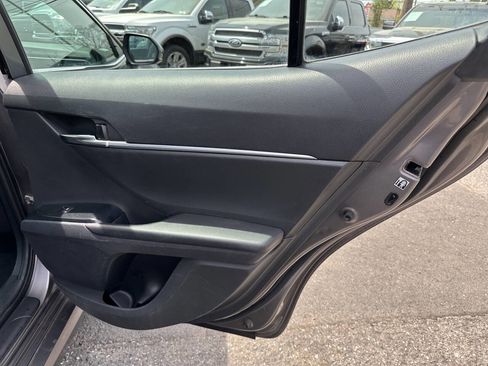 Used 2019 Toyota Camry LE image 14