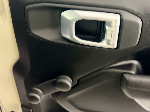 Used 2022 Jeep Wrangler Unlimited Sport image 30