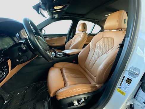 Used 2023 BMW 530i w/ Premium Package image 22