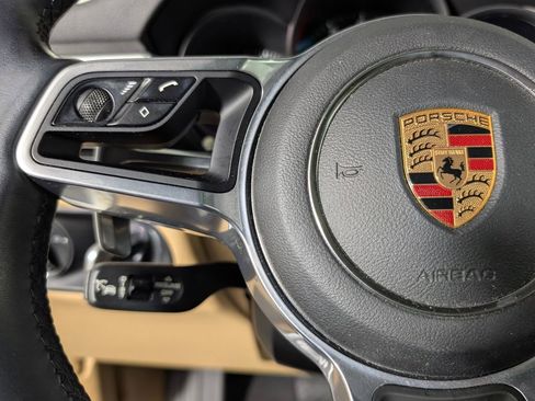 Used 2018 Porsche Macan image 33