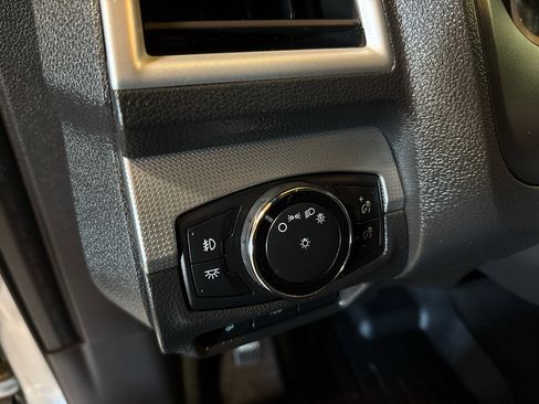 Used 2014 Ford Explorer XLT w/ Equipment Group 202A image 30