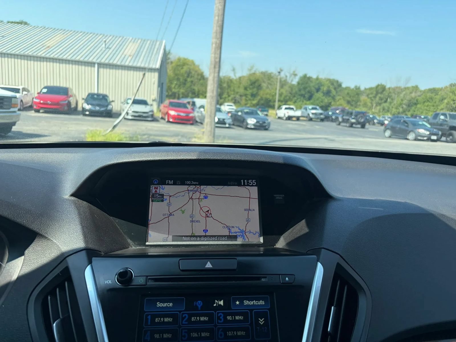 Used 2017 Acura MDX w/ Technology Package AWD/4WD image 13