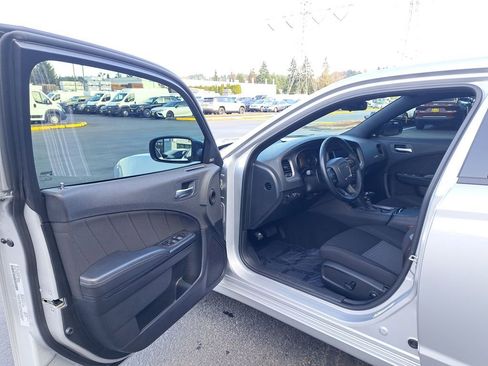 Used 2023 Dodge Charger SXT w/ Blacktop Package image 10