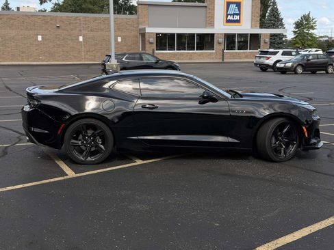 Used 2021 Chevrolet Camaro LT w/ RS Package RWD image 4