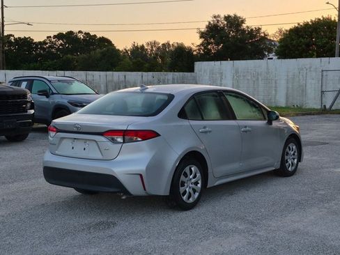 Used 2023 Toyota Corolla LE FWD image 5