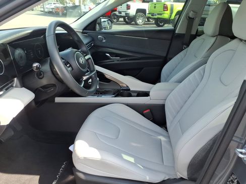 Used 2026 Hyundai Elantra Limited w/ Cargo Package FWD image 22
