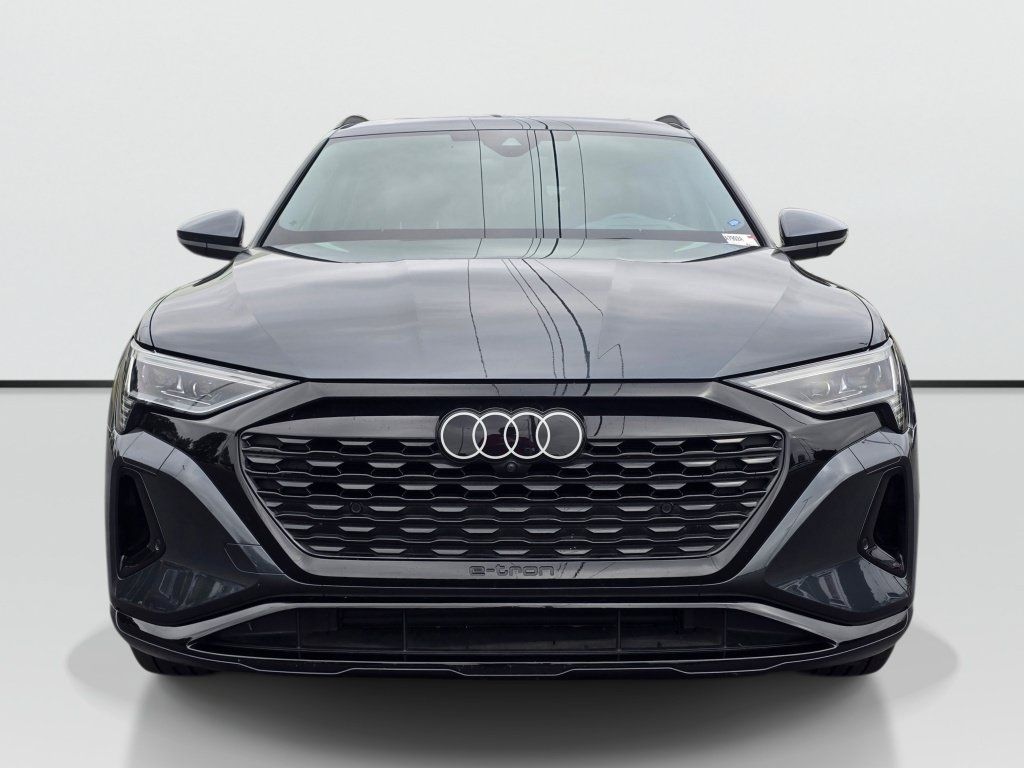 Used 2024 Audi Q8 e-tron Prestige w/ Prestige Package AWD/4WD image 8