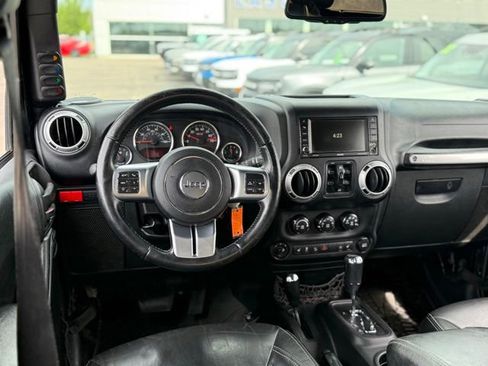 Used 2016 Jeep Wrangler Unlimited Rubicon AWD/4WD image 4