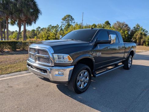Used 2016 RAM 2500 Laramie w/ Convenience Group image 2