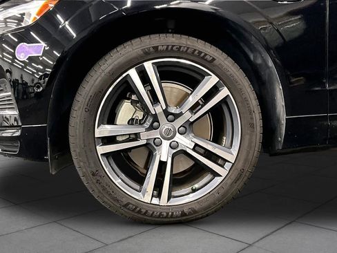 Used 2019 Volvo XC60 T8 Momentum w/ Advanced Package AWD/4WD image 10