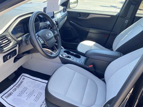 Used 2023 Ford Escape Active image 7