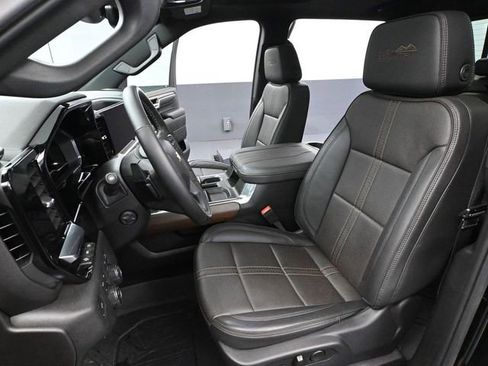 Used 2024 Chevrolet Silverado 1500 High Country w/ High Country Premium Package image 28