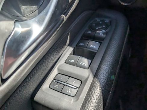 Used 2023 GMC Yukon Denali image 39