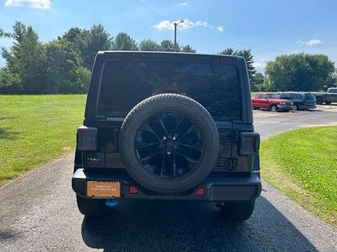 Certified 2022 Jeep Wrangler Unlimited Sahara w/ Cold Weather Group AWD/4WD image 4