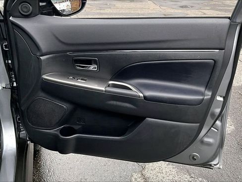 Used 2025 Mitsubishi Outlander Sport SE image 12