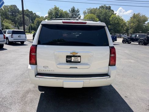 Used 2016 Chevrolet Suburban LTZ RWD image 7