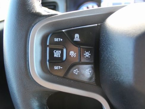 Used 2024 Ford Bronco Badlands image 11